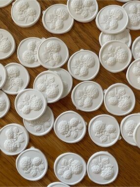 Wax Seals Hydrangeas White Pack of 49 🌼